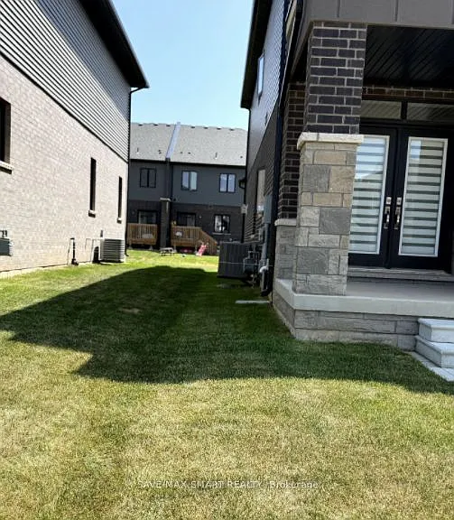 34 Dennis Ave N — Photo 4