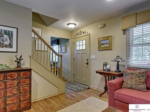 4th image of 572 S 122nd St