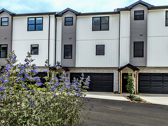 2nd image of 54 Chantilly Park Ln