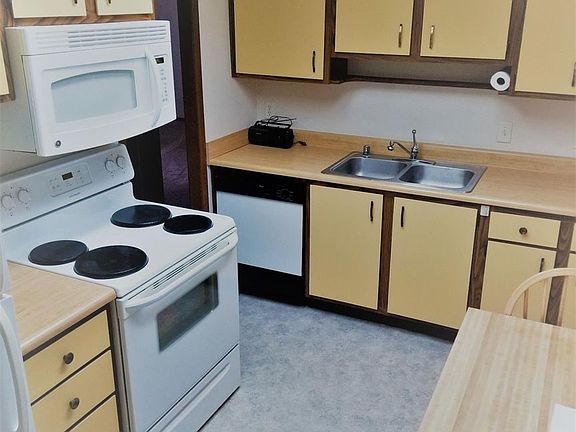 3rd image of 9461 Willowgate Dr