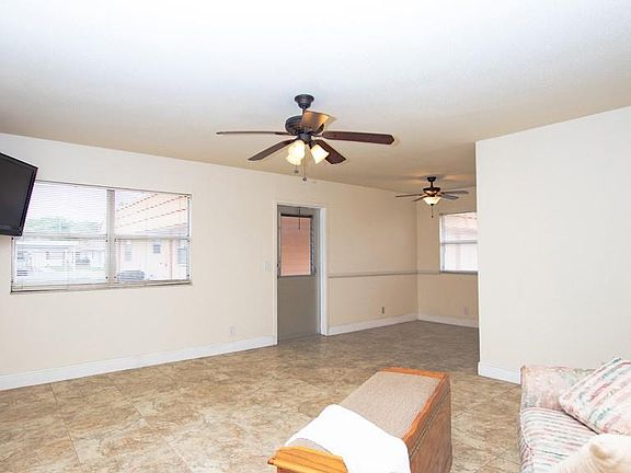 4th image of 1801 Bedford Ln APT 40