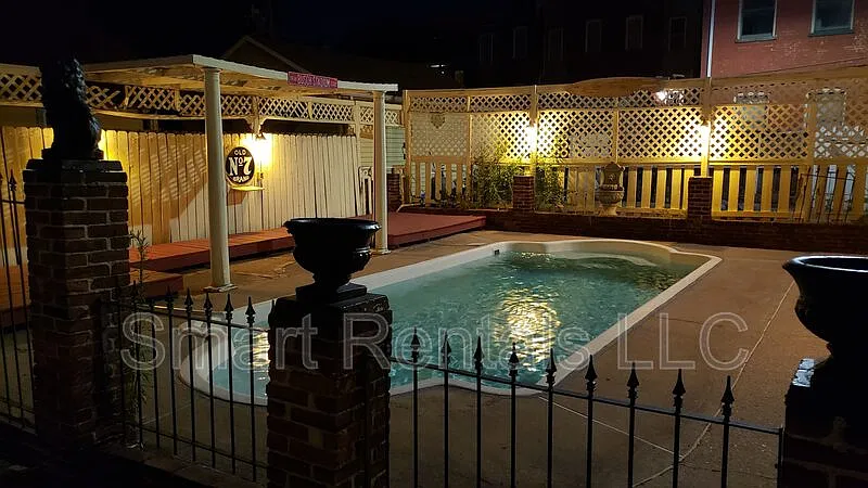 1 bed, 1.0 bath, 750 sqft, $999 — Photo 1