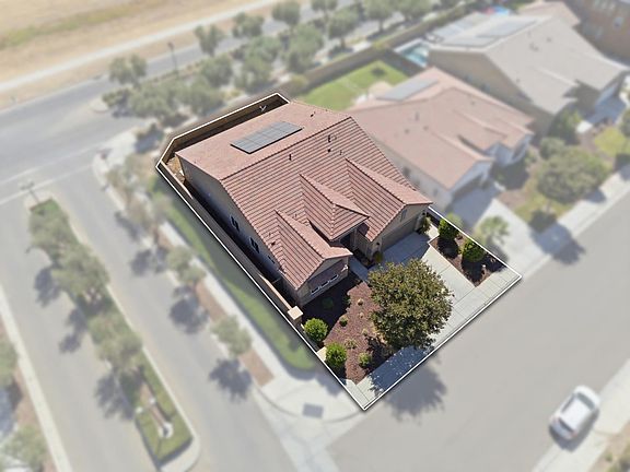 3rd image of 602 Pinnacle Dr W