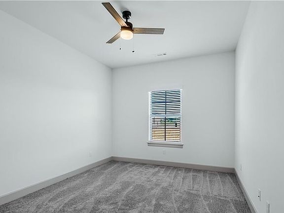 3rd image of 1000 Tracey Ln