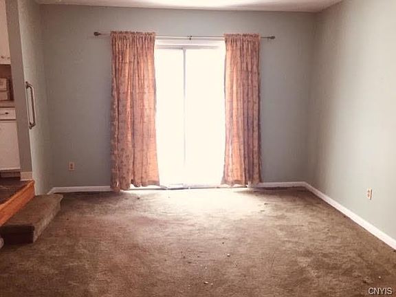 4th image of 115 Stillwater Dr