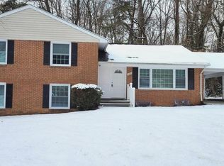 5220 Holden St, Fairfax, VA 22032