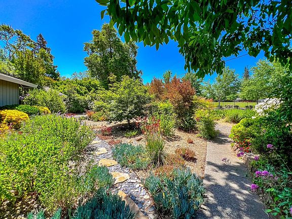 3rd image of 3648 Linda Vista Ave