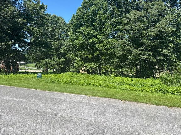 5th image of 4019 Savannah Dr #21A