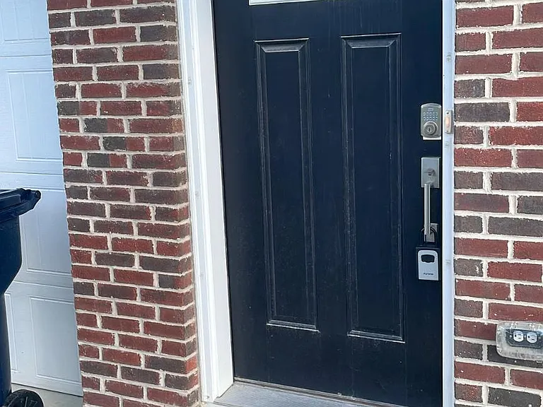 113 Four Leaf Dr — Photo 2