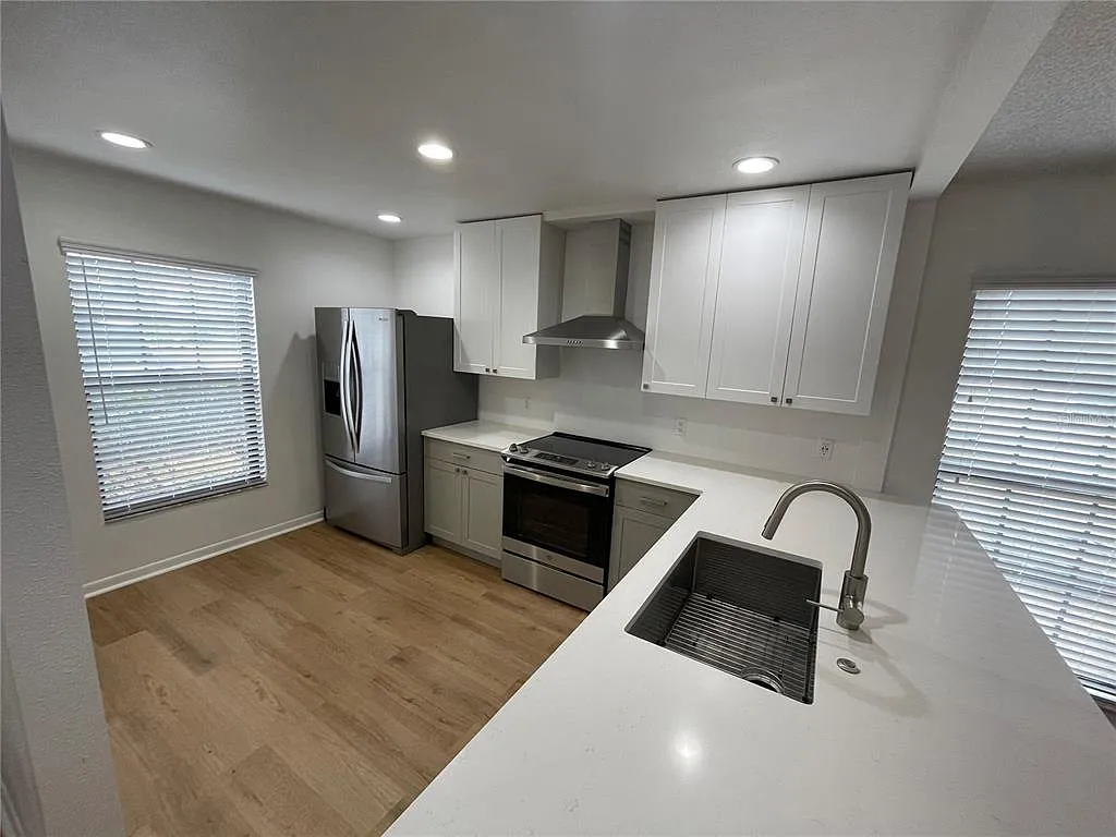2 bed, 2.0 bath, 1100 sqft, $2,500 — Photo 4