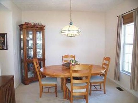 3rd image of 5598 Newland Ct