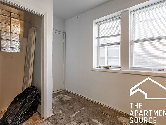 5th image of 6302 N Oakley Ave #3