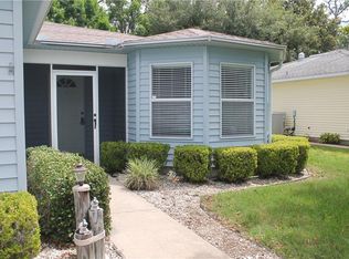 32688 Oak Park Dr, Leesburg, FL 34748