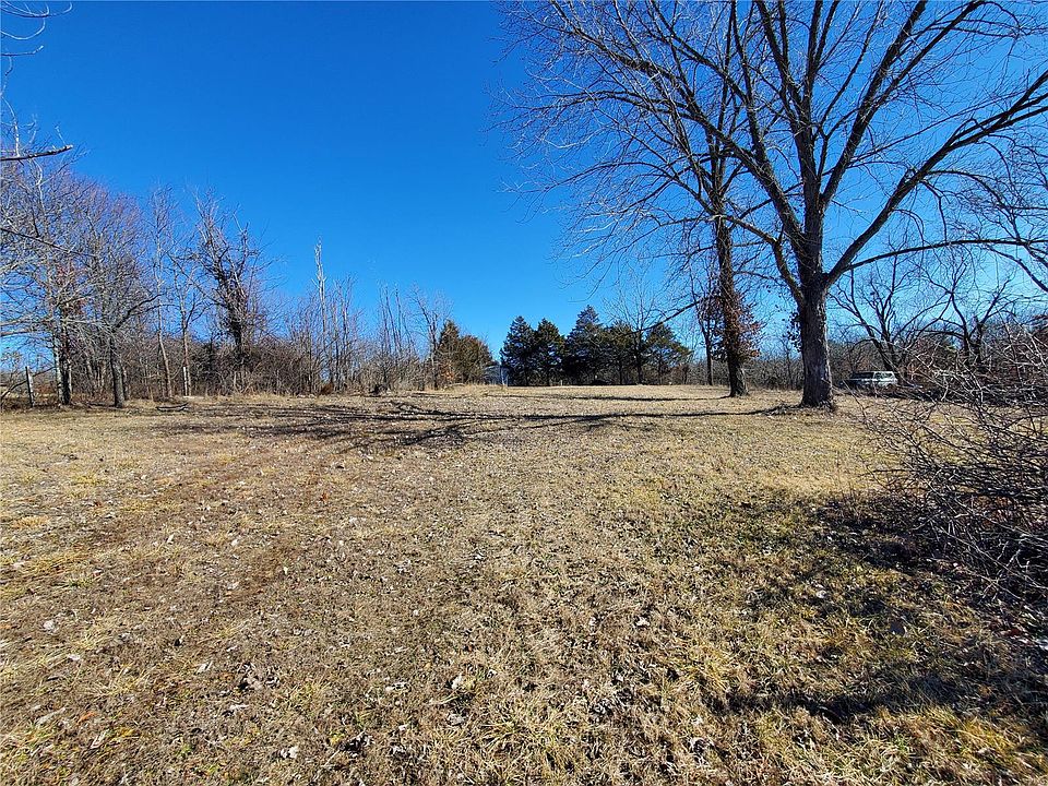 2nd image of 400 Oak Hill Drive Rd