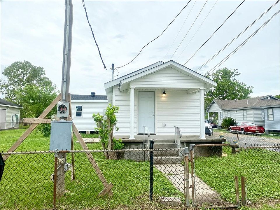 1st image of 500 Westwood Dr
