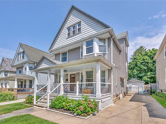 2nd image of 1369 Bonnieview Ave