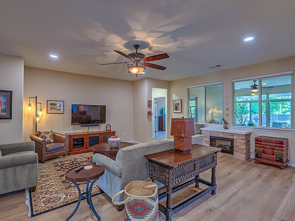 3rd image of 1078 Prairie Zinnia Dr