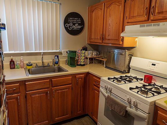 12th image of 649 Saint Maron Pl