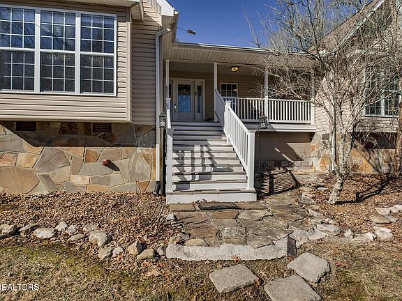 4th image of 3149 Warpath Dr