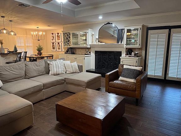 3rd image of 2048 Augusta Dr