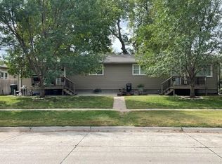 503-505 E 23rd St, Kearney, NE 68847