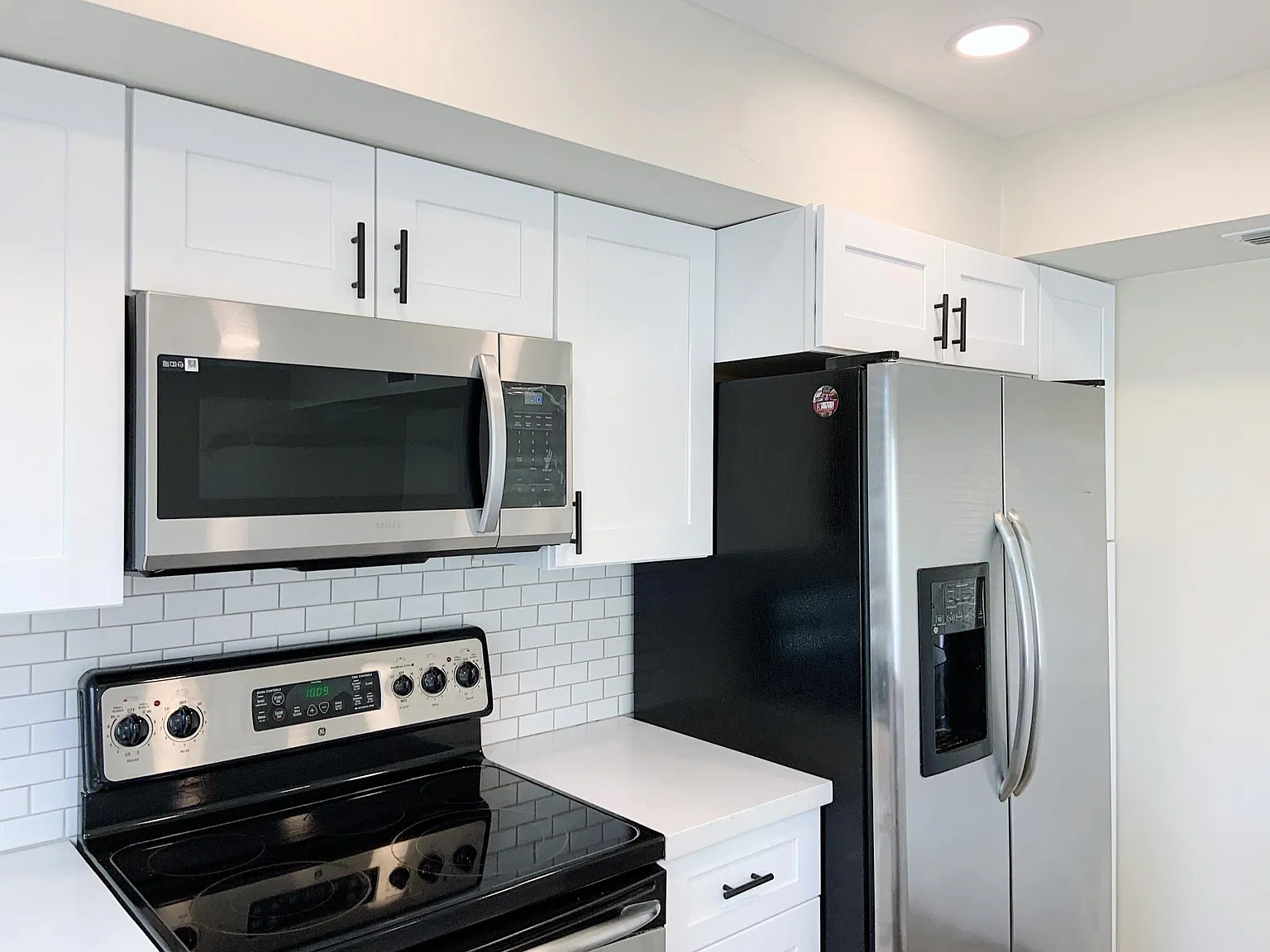 4583 S Mill Ave — Photo 3