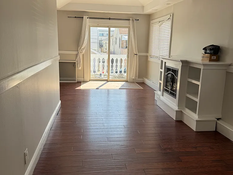 69 Illinois Ave — Photo 10