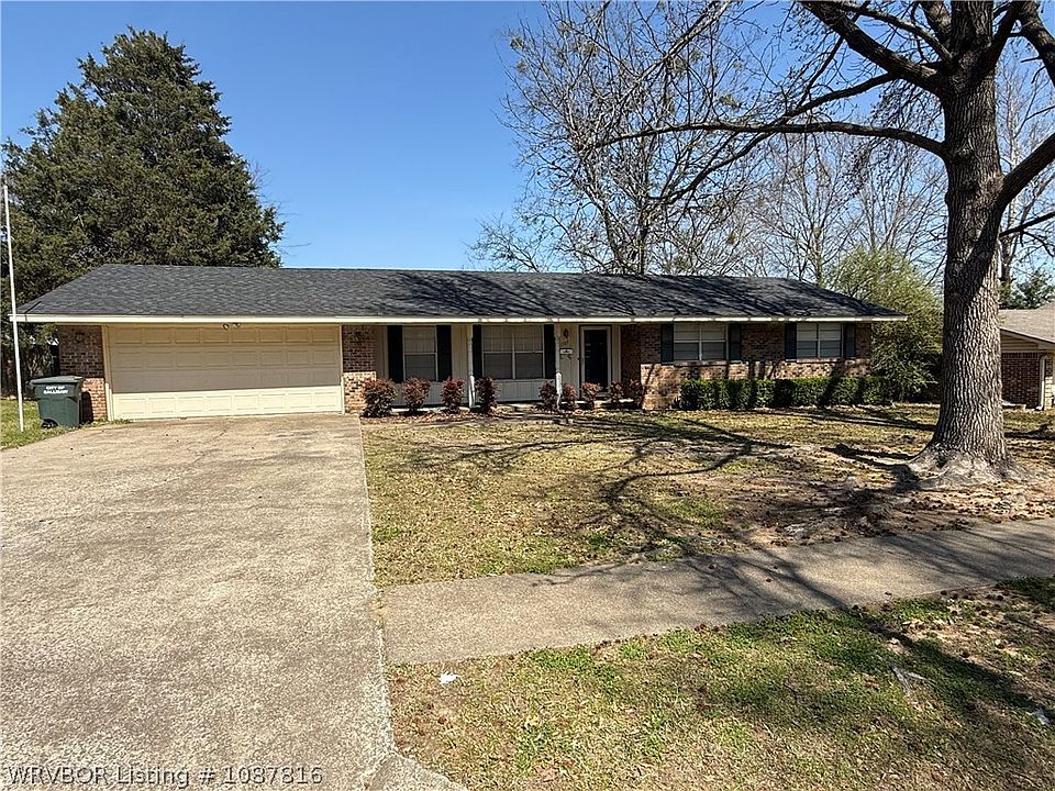1st image of 1707 E Fryar Dr