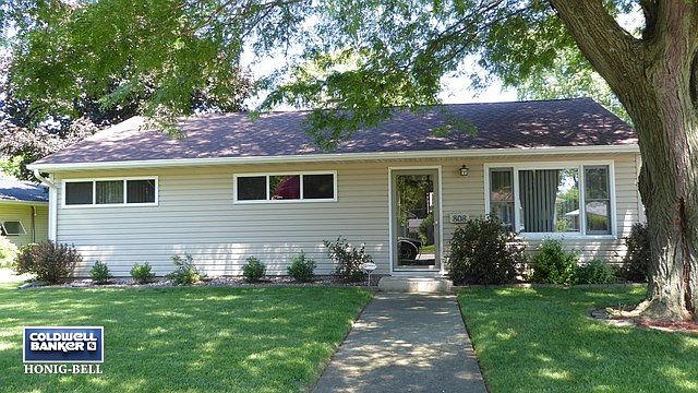 1st image of 808 Plaza Dr
