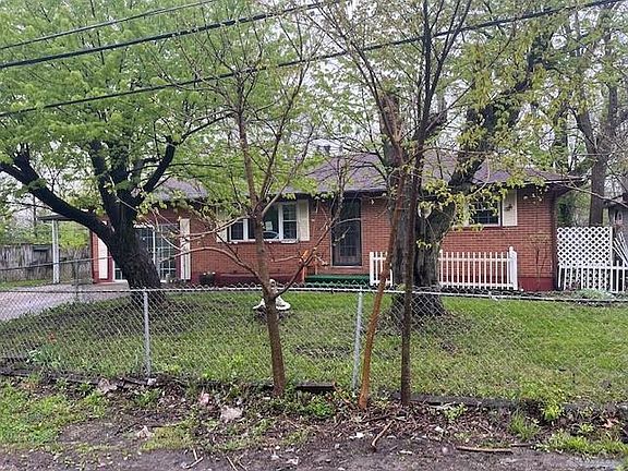 2nd image of 840 Lilac Ave
