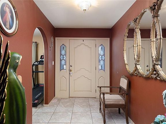 5th image of 285 Tulipan St