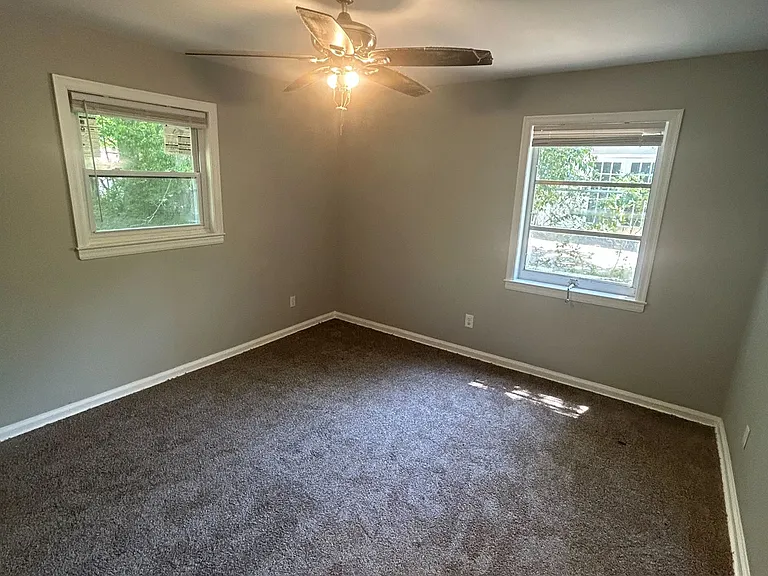 2633 Ashlawn Dr — Photo 5