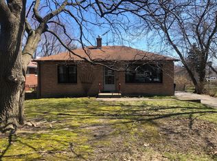 2411 N Sheridan Rd, Waukegan, IL 60087