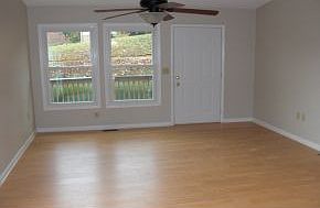 3rd image of 117 Country Hills Dr