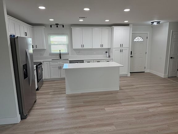 4th image of 1200 Edenville Ave