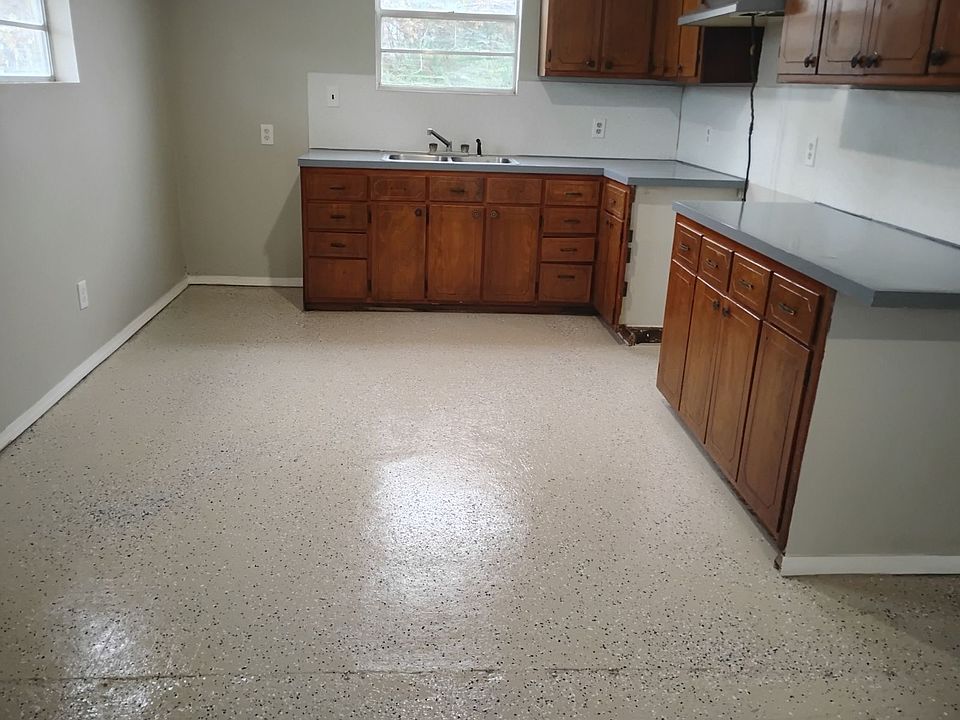 2nd image of 202 & 203 N Ash St