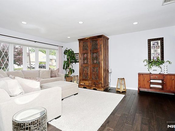 5th image of 30 Brookfield Rd