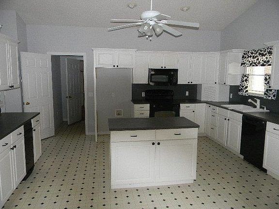 2nd image of 116 N Webb St