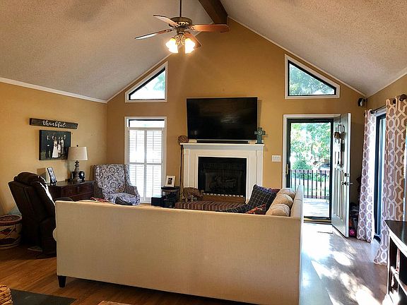 4th image of 424 Rivermont Cir