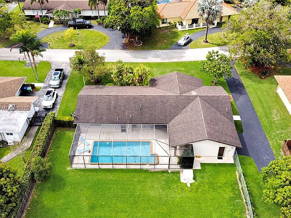 2nd image of 8941 SW 176th St