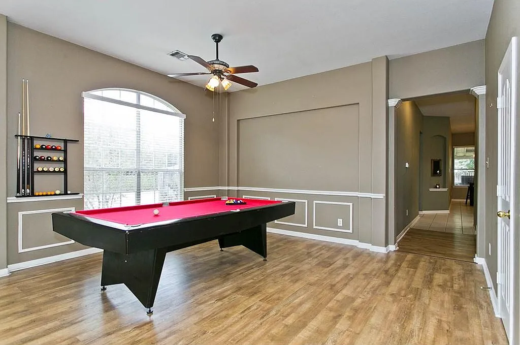 3 bed, 2312 sqft, $2,650 — Photo 3