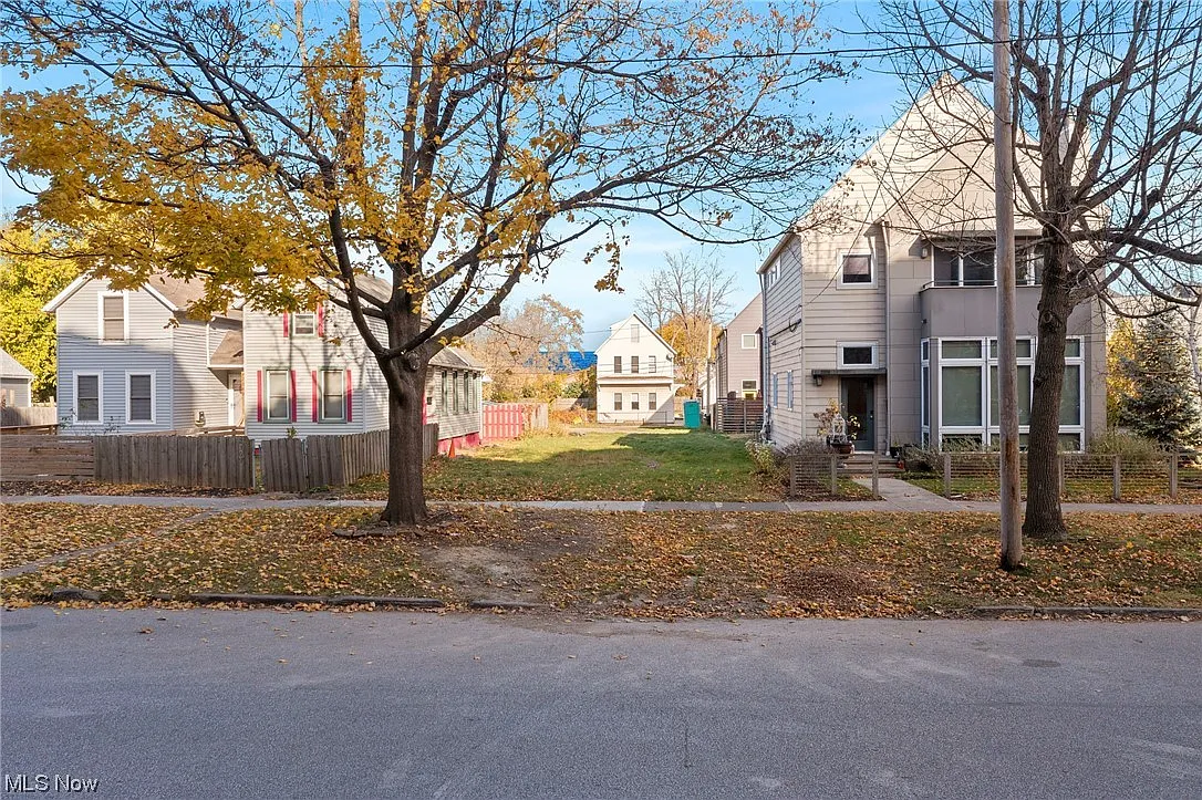 2373 W 7th St photo 1