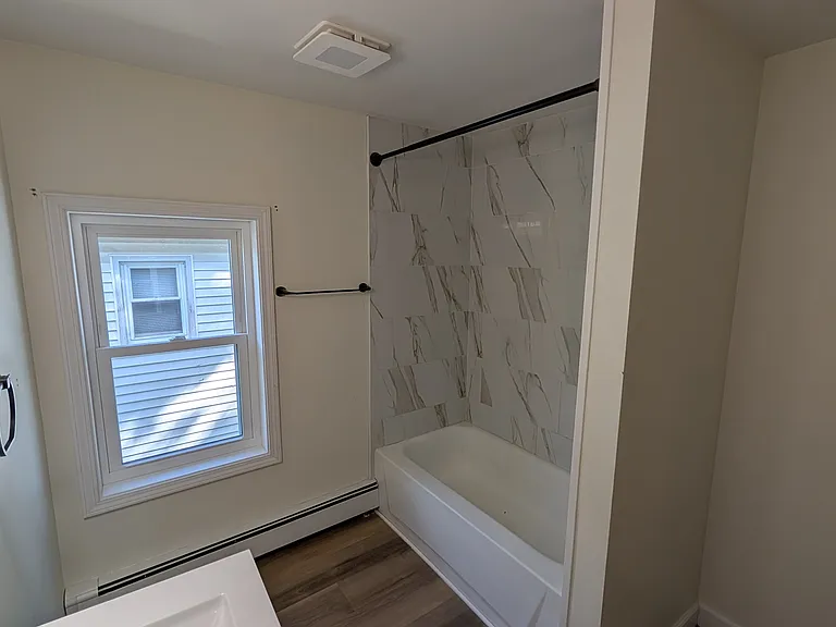 31-33 Glen St #31 — Photo 16