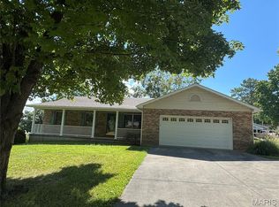 132 Crestview Dr, Sainte Genevieve, MO 63670