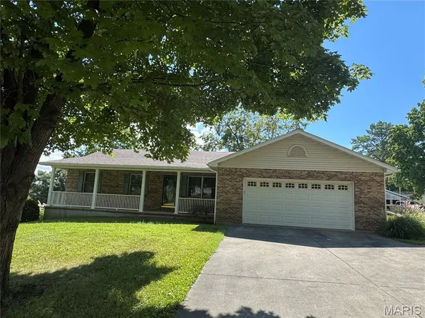 132 Crestview Dr, Sainte Genevieve, MO 63670