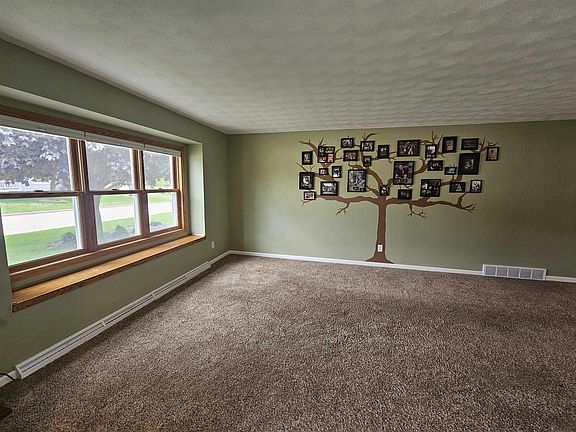 4th image of 1304 Buchanan Ct