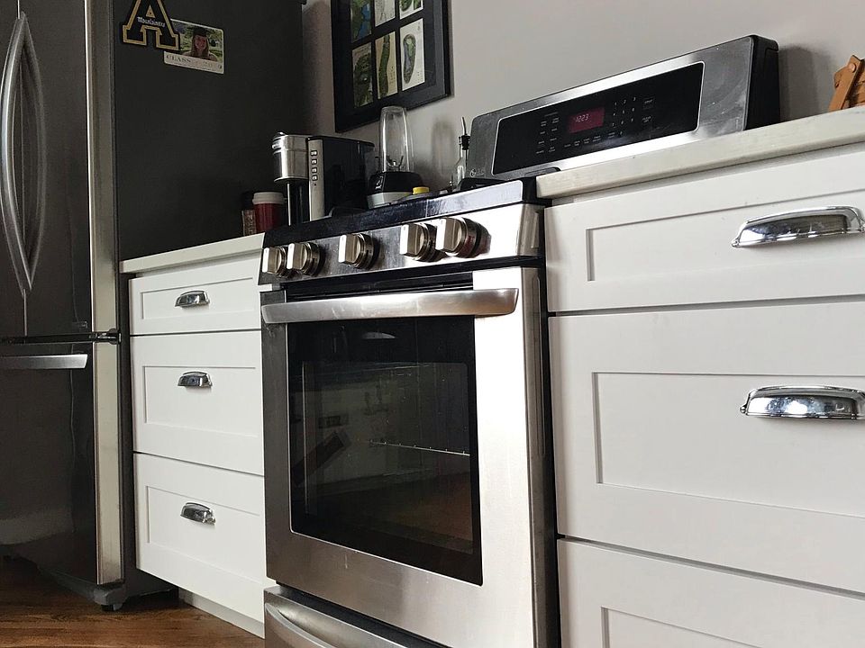 1st image of 201 8th St APT 206