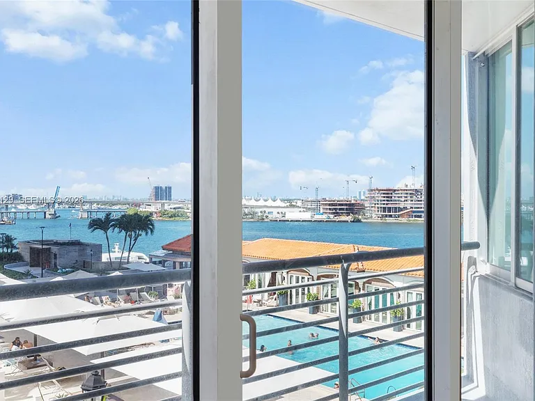 335 S Biscayne Blvd #908 — Photo 12