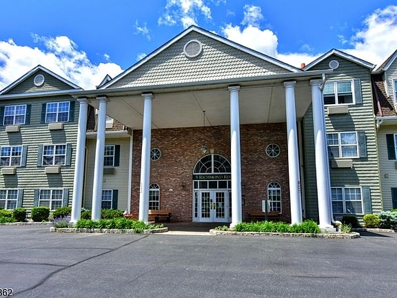2nd image of 5420 Richmond Rd BLDG 5 #420