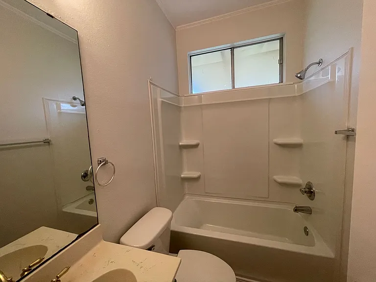 1416 Williamsburg Dr — Photo 11